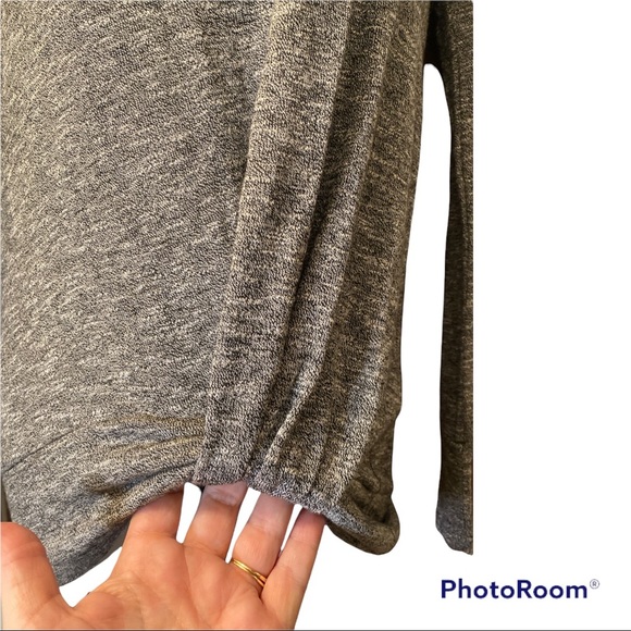 JUICY COUTURE Gray Long Sleeve Knotted Hi Lo Top Size XS - Picture 2 of 6